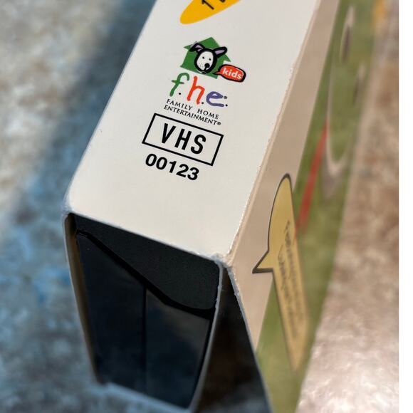 Baby Einstein Baby Shakespeare Beethoven Poetry VHS Tape 1-4 Years Old Education - Picture 5 of 12